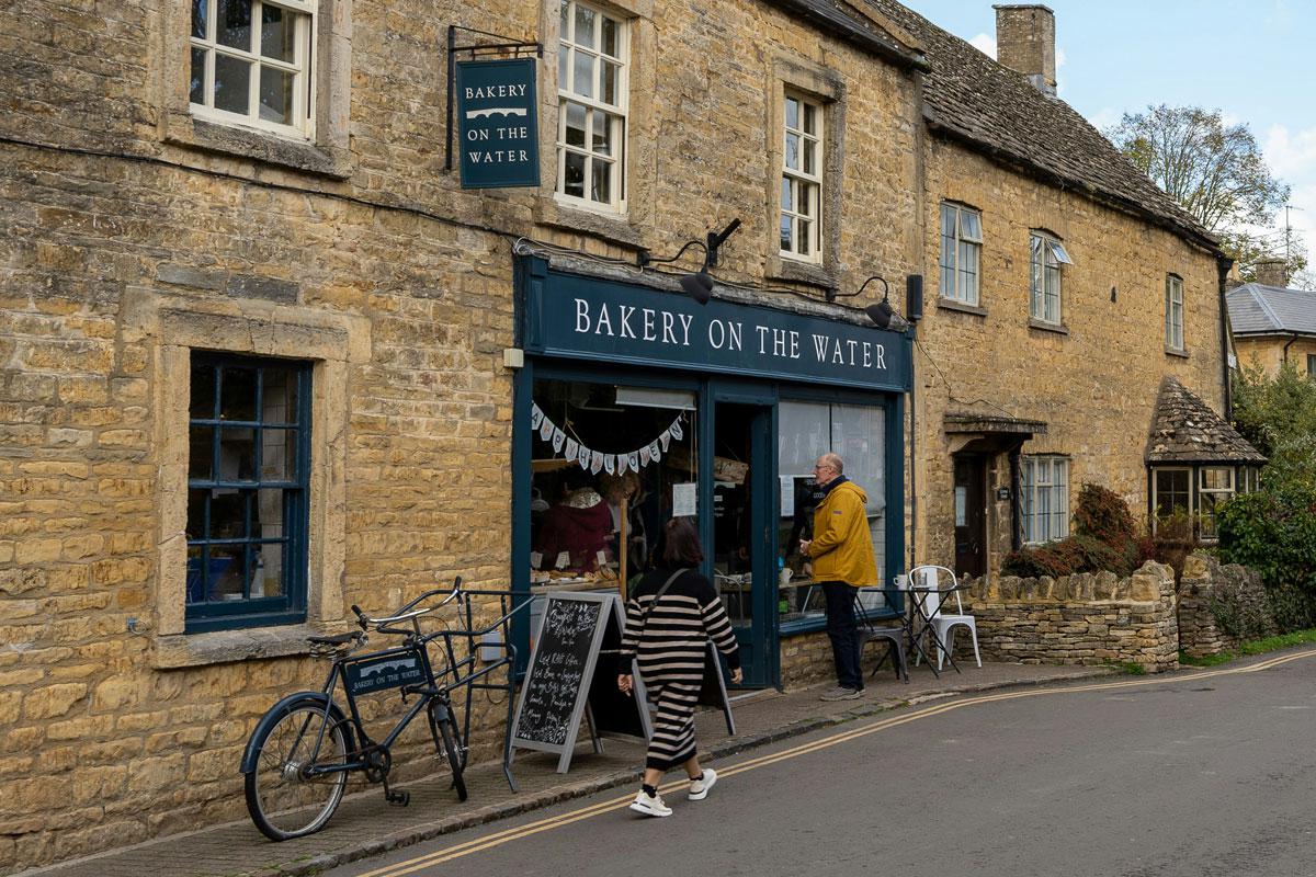 <h2>Bakery on the Water</h2>